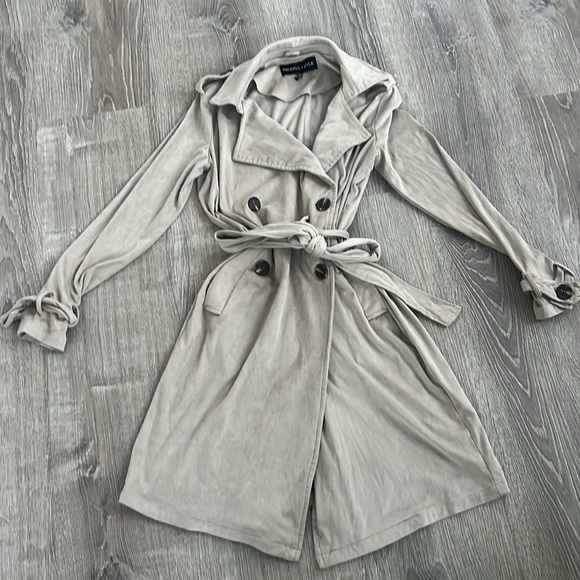 KENDALL & KYLIE COAT - Picture 2 of 3